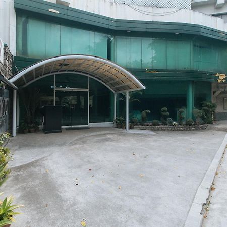 Garden Plaza Hotel Манила Екстериор снимка