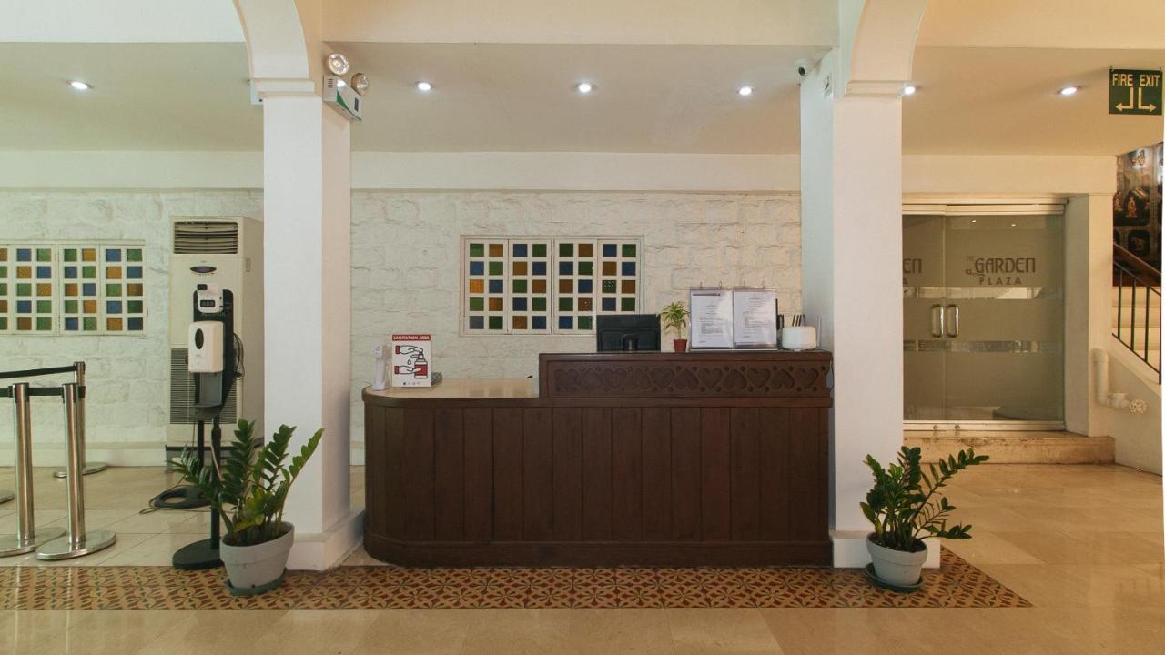Garden Plaza Hotel Манила Екстериор снимка
