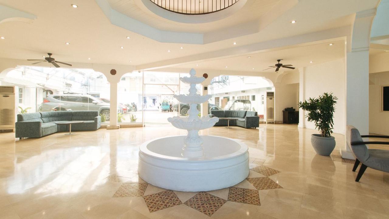 Garden Plaza Hotel Манила Екстериор снимка