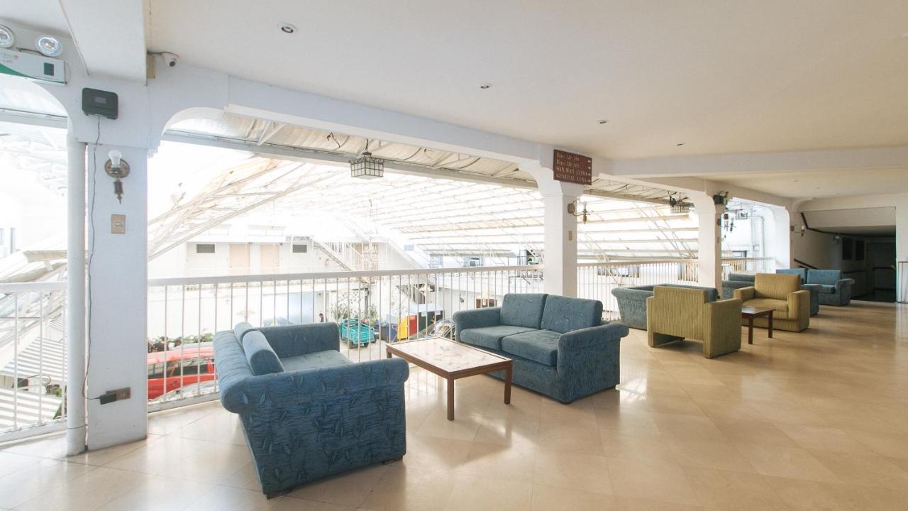 Garden Plaza Hotel Манила Екстериор снимка