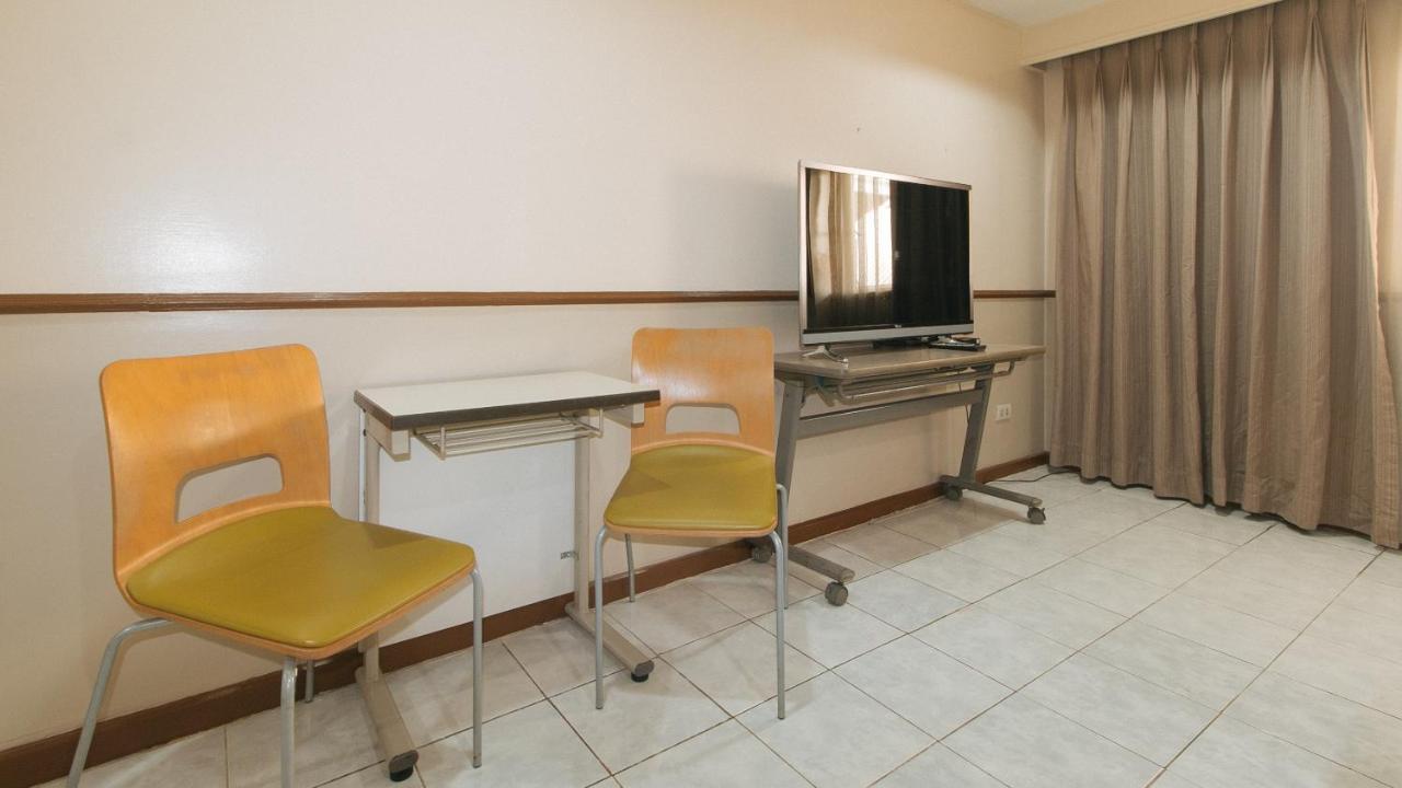 Garden Plaza Hotel Манила Екстериор снимка