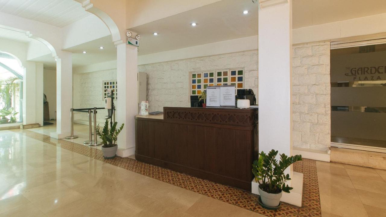 Garden Plaza Hotel Манила Екстериор снимка